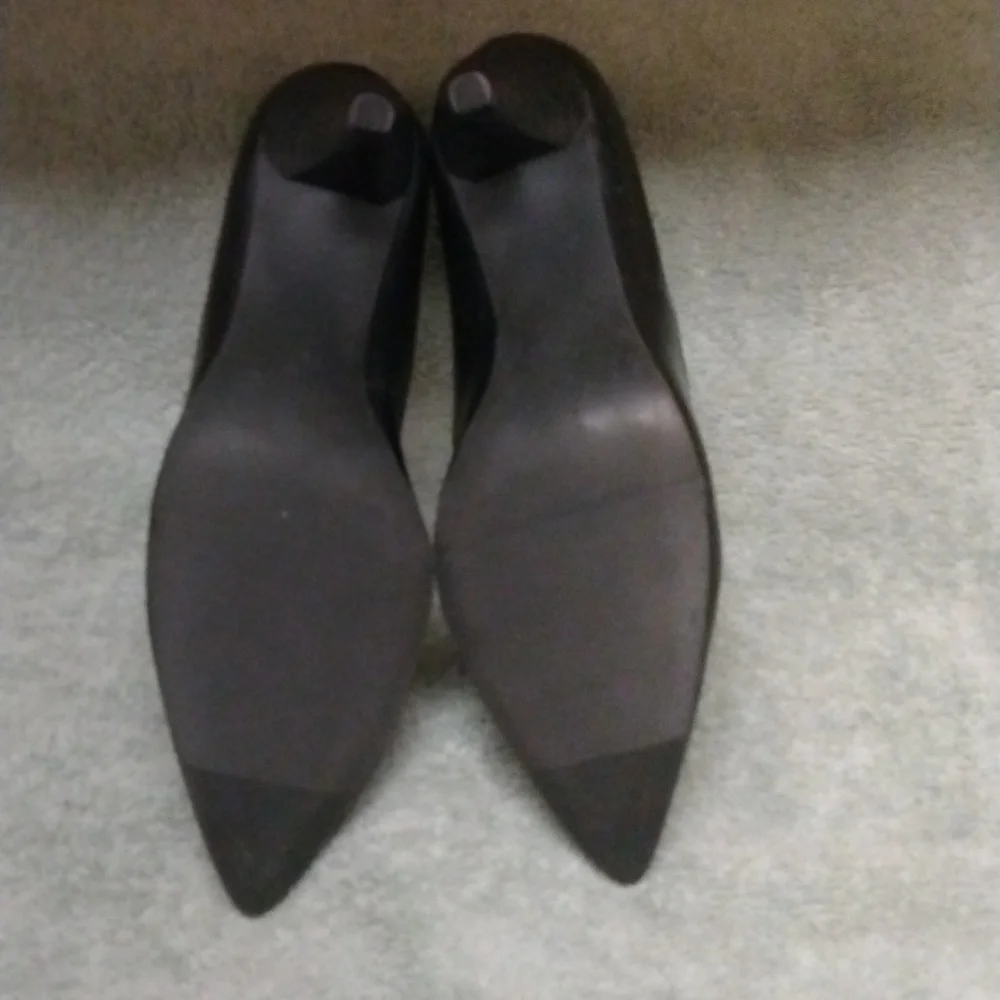 Nine & Company Leather Pumps size 9.5